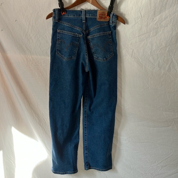 Levi’s women’s rib cage straight ankle Classic Blue Jeans size 26 button… - Picture 7 of 9